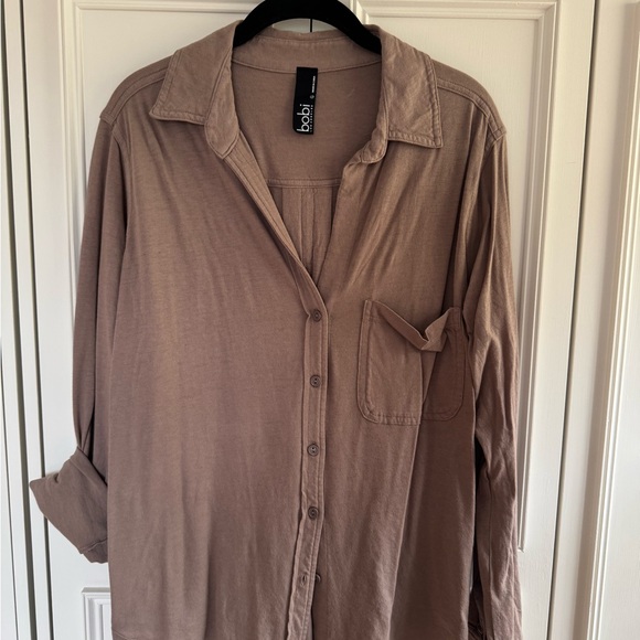 REVOLVE Light Weight Jersey Button Up In Java Bobi - Picture 4 of 5